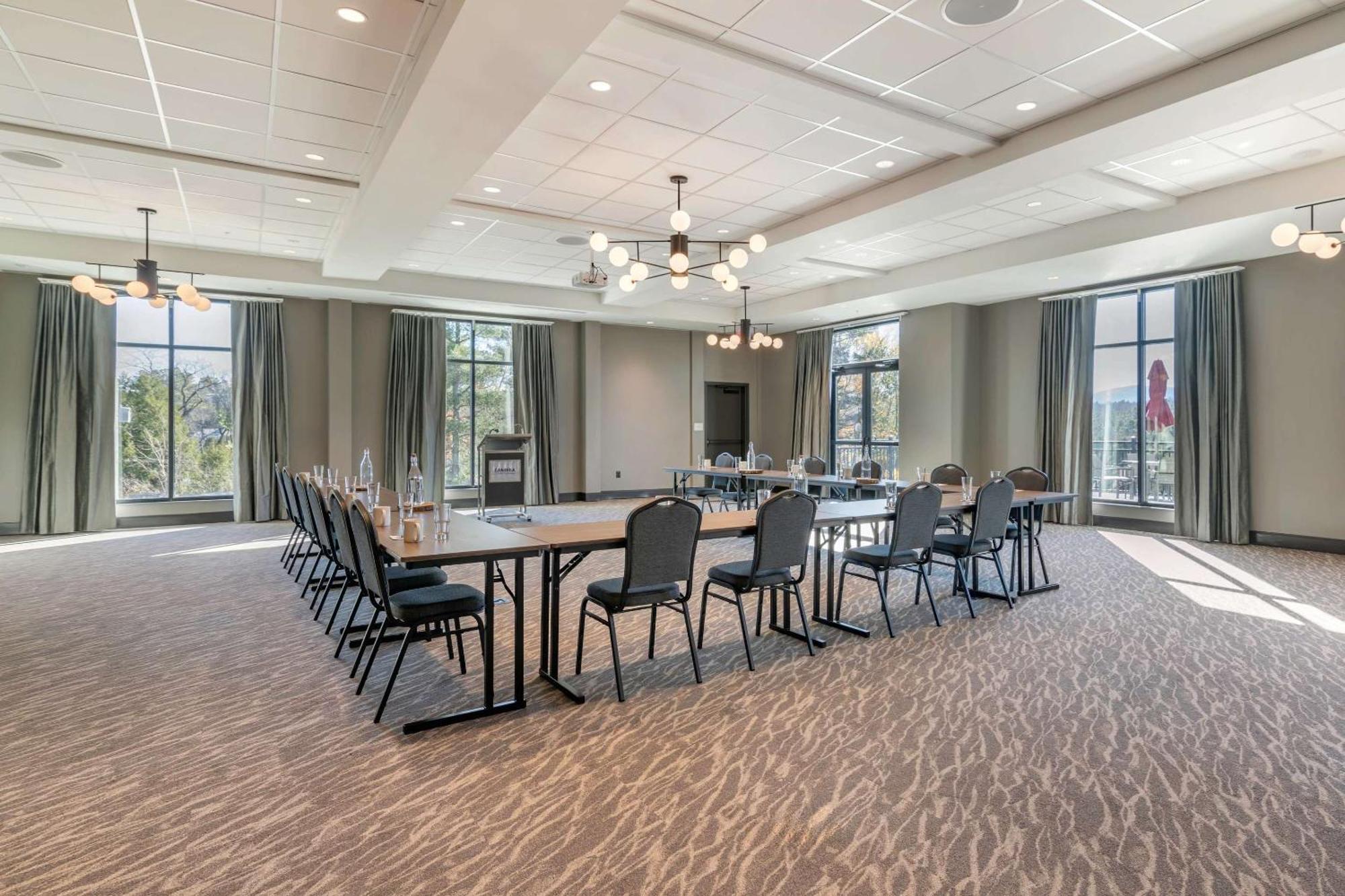 Cambria Hotel Lake Placid - Lakeside Resort מראה חיצוני תמונה