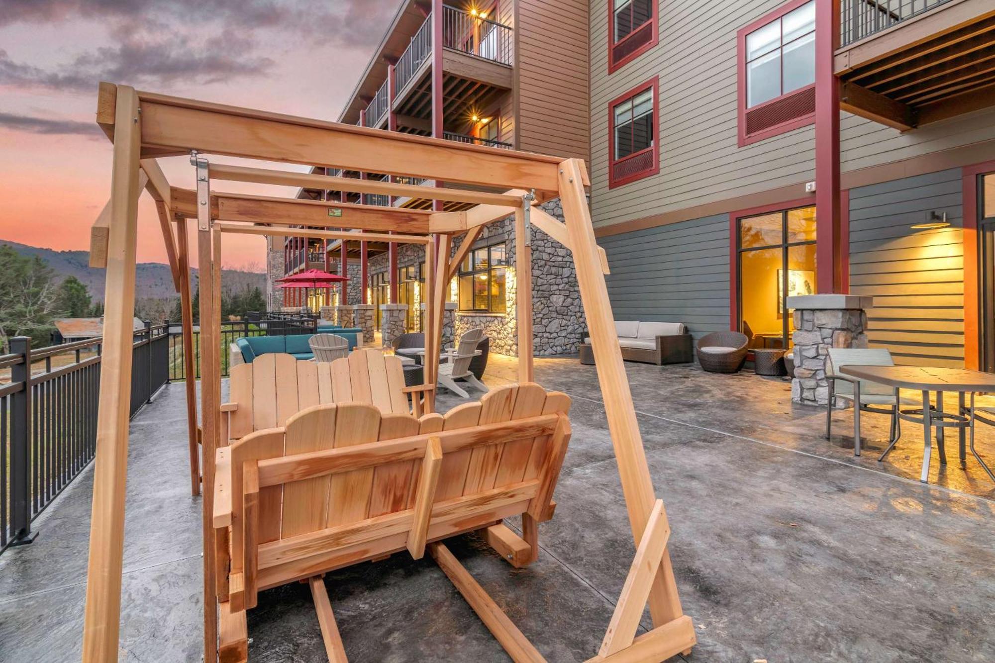 Cambria Hotel Lake Placid - Lakeside Resort מראה חיצוני תמונה