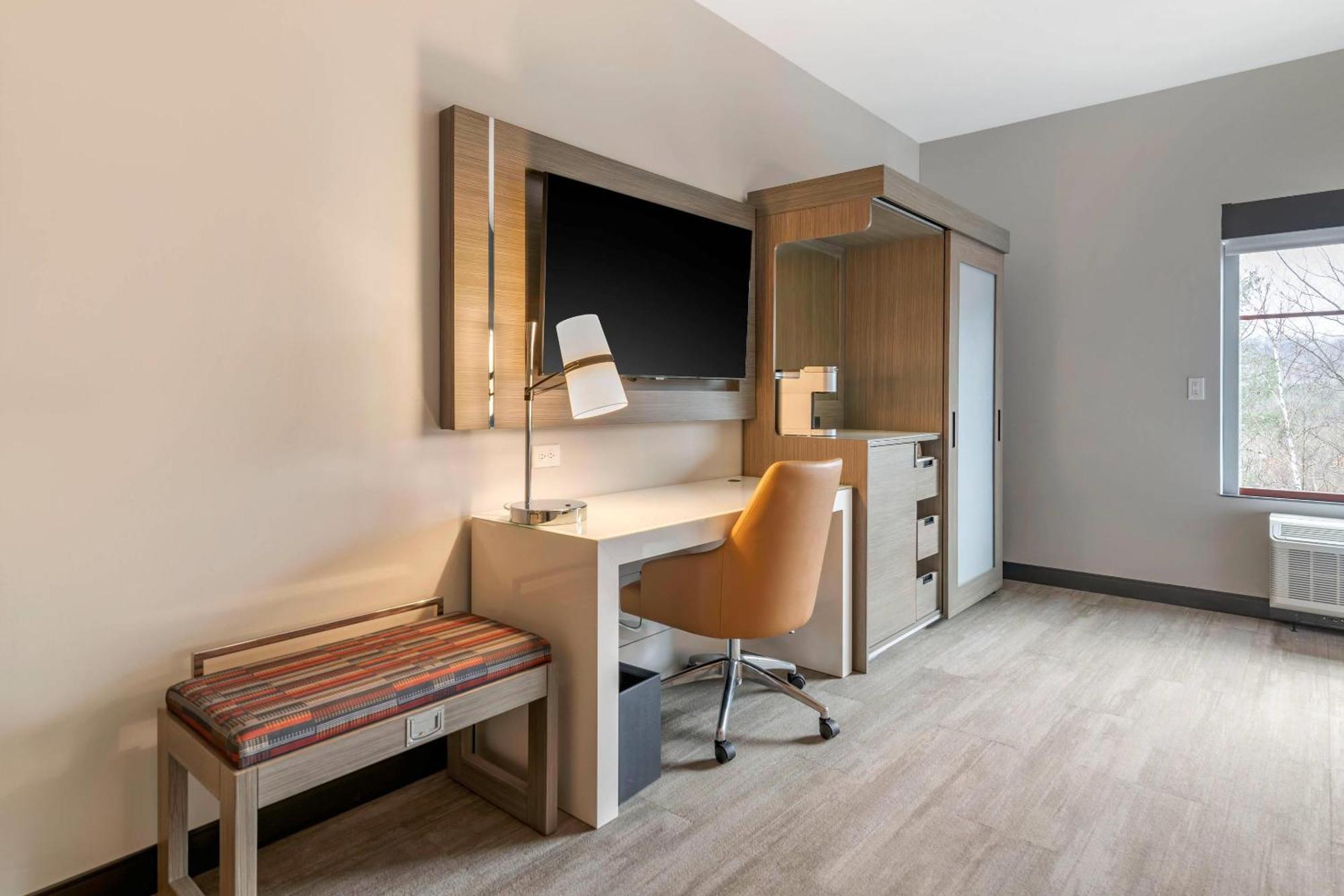 Cambria Hotel Lake Placid - Lakeside Resort מראה חיצוני תמונה