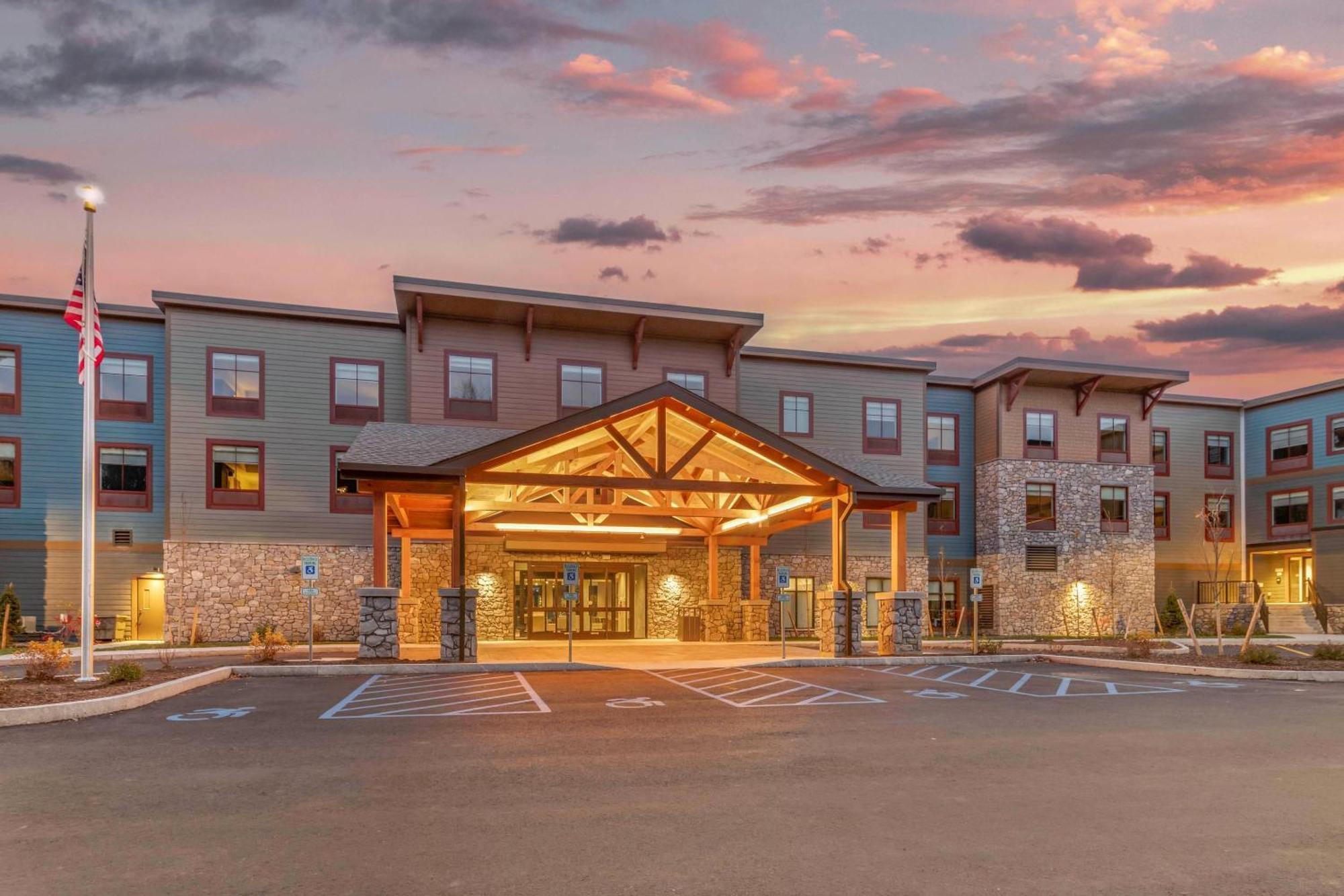 Cambria Hotel Lake Placid - Lakeside Resort מראה חיצוני תמונה